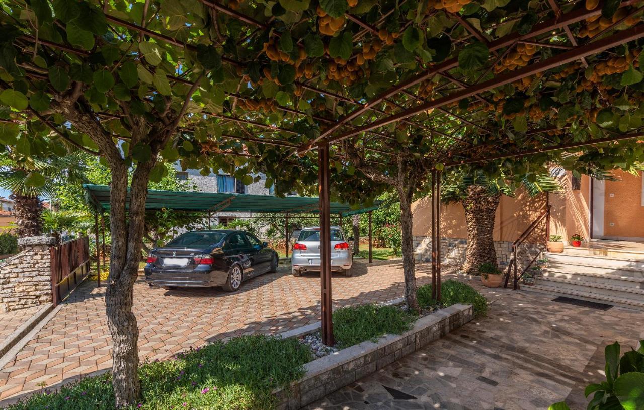 Apartments Feniks 포레치 외부 사진